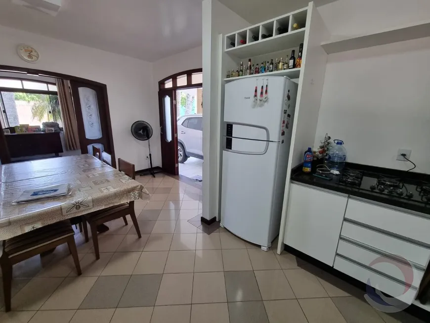 Foto 1 de Casa com 4 Quartos à venda, 271m² em Carianos, Florianópolis