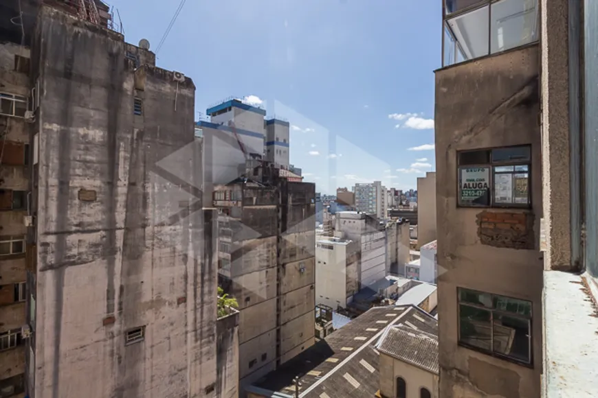 Foto 1 de Sala Comercial para alugar, 28m² em Centro, Porto Alegre