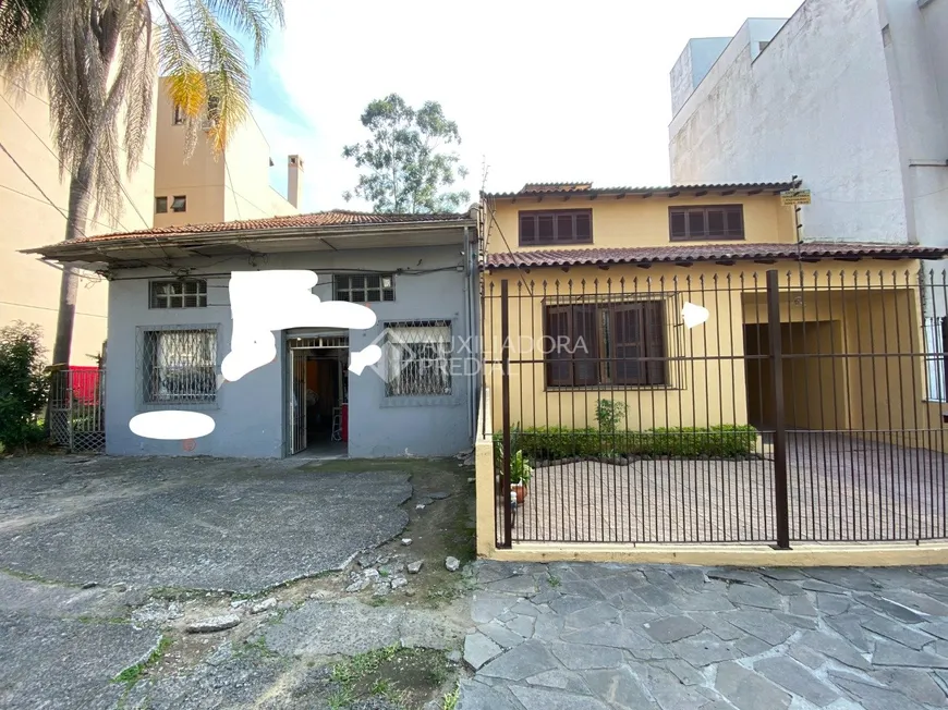 Foto 1 de Lote/Terreno à venda, 317m² em Auxiliadora, Porto Alegre