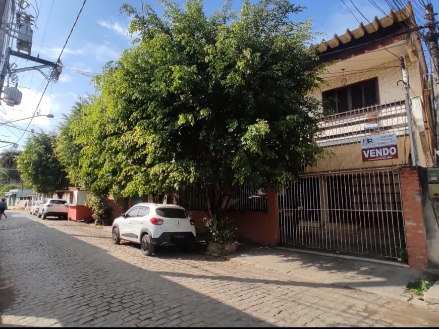 Foto 1 de Casa com 5 Quartos à venda, 246m² em Centro, Magé