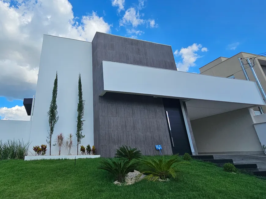 Foto 1 de Casa de Condomínio com 3 Quartos à venda, 447m² em Jardins Capri, Senador Canedo