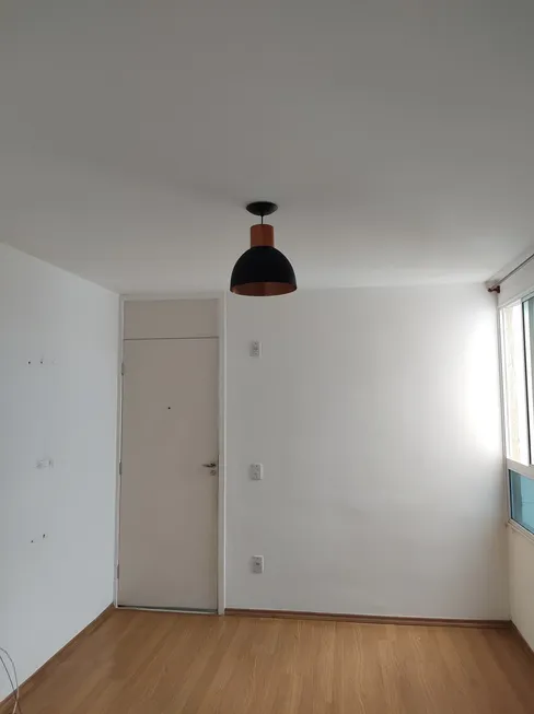 Foto 1 de Apartamento com 2 Quartos para alugar, 40m² em Santa Cruz, Rio de Janeiro