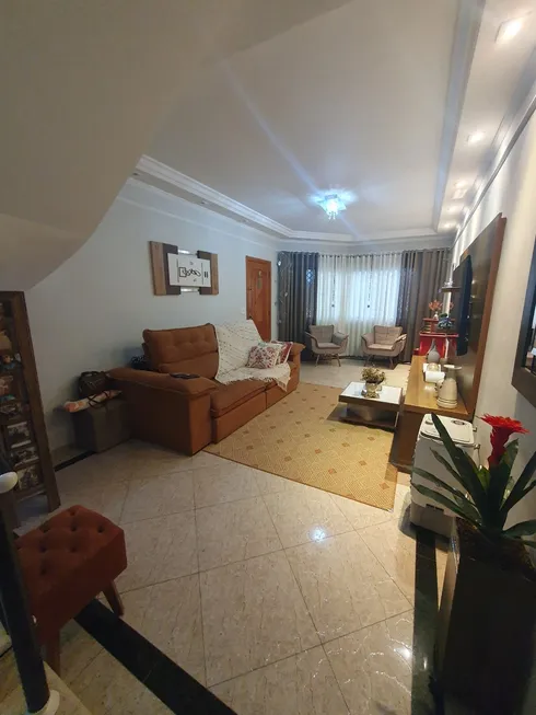 Foto 1 de Casa com 3 Quartos à venda, 154m² em Jardim Santa Mena, Guarulhos