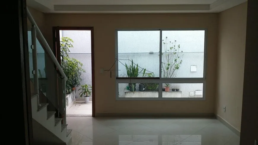 Foto 1 de Casa de Condomínio com 2 Quartos para alugar, 70m² em Guaiaúna, São Paulo