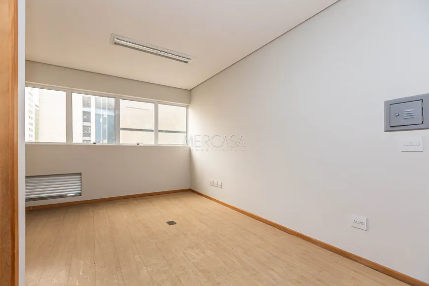 Foto 1 de Sala Comercial para alugar, 22m² em Centro, Curitiba