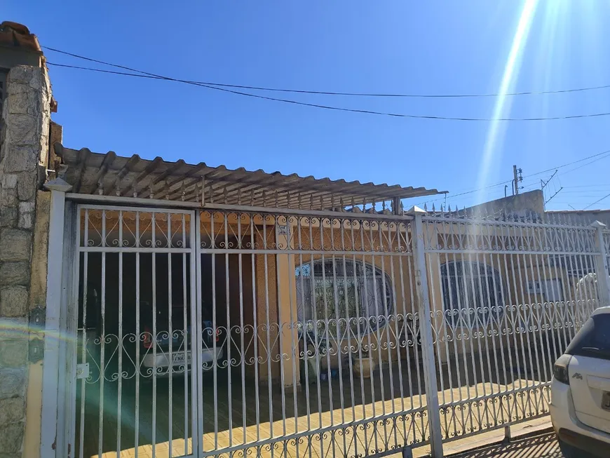 Foto 1 de Casa com 5 Quartos à venda, 180m² em Taguatinga Norte, Brasília