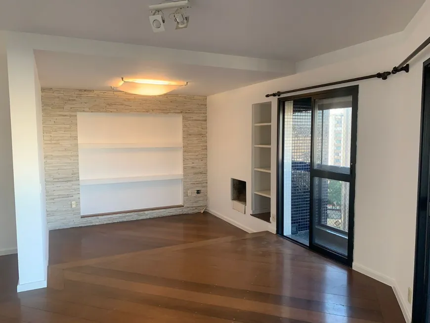 Foto 1 de Apartamento com 4 Quartos para alugar, 204m² em Chácara Klabin, São Paulo