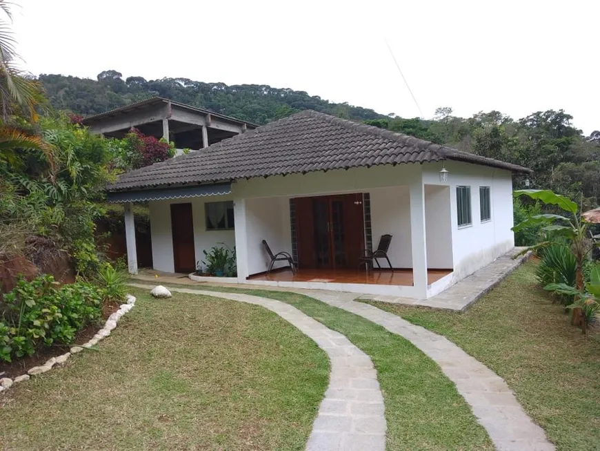 Foto 1 de Casa com 2 Quartos à venda, 96m² em Pessegueiros, Teresópolis