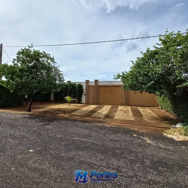 Foto 1 de Fazenda/Sítio com 4 Quartos à venda, 240m² em , Fronteira