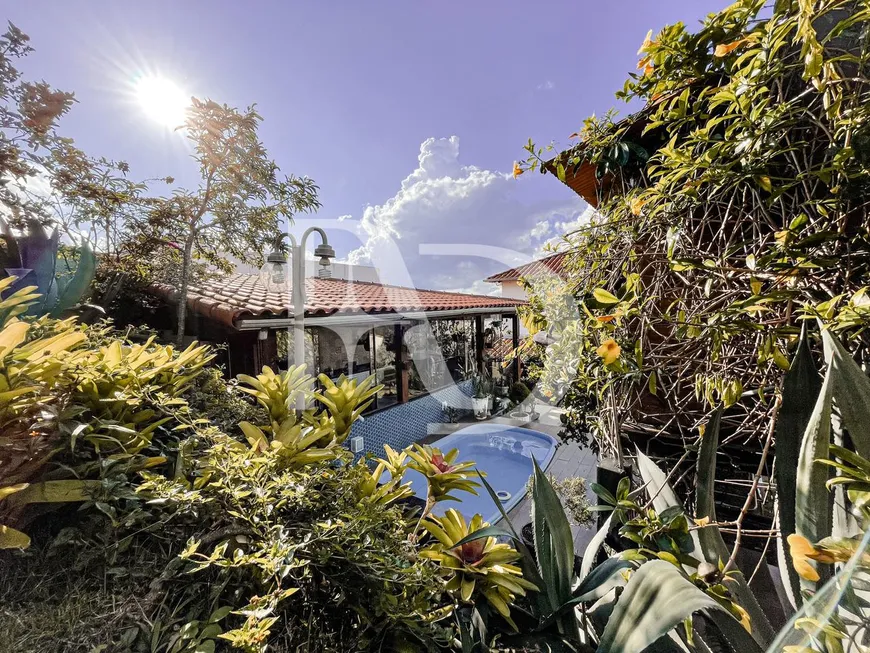 Foto 1 de Casa com 3 Quartos à venda, 250m² em Grama, Juiz de Fora