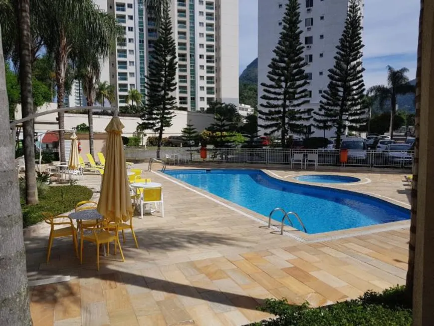 Foto 1 de Apartamento com 2 Quartos à venda, 49m² em Camorim, Rio de Janeiro
