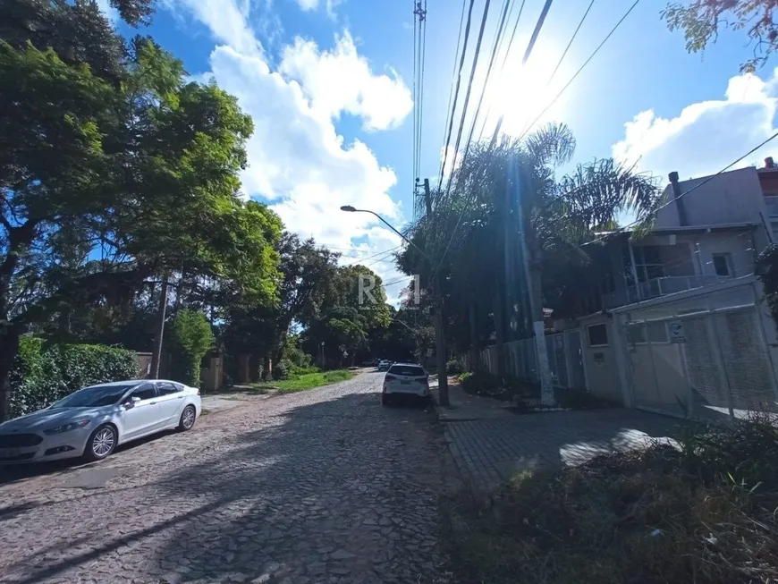 Foto 1 de Lote/Terreno à venda, 1m² em Pedra Redonda, Porto Alegre