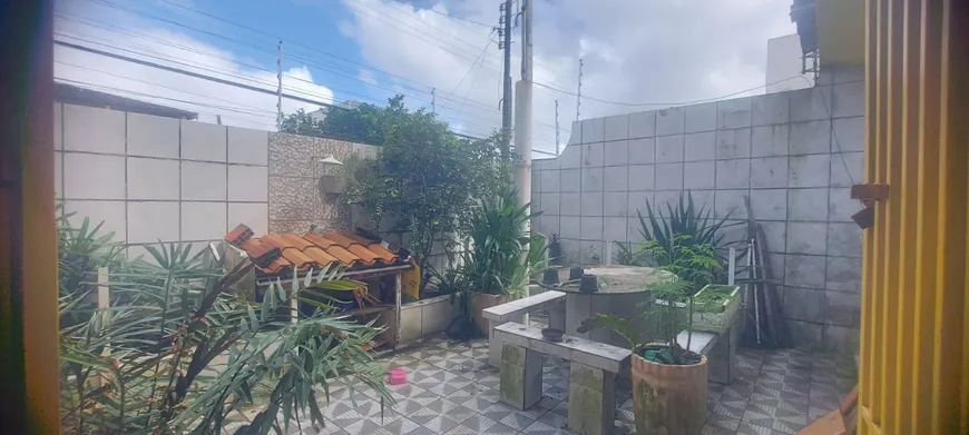 Foto 1 de Casa com 6 Quartos à venda, 330m² em Graciliano Ramos, Maceió