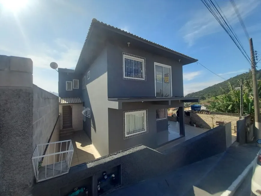 Foto 1 de Casa com 3 Quartos à venda, 250m² em Jardim Janaína, Biguaçu