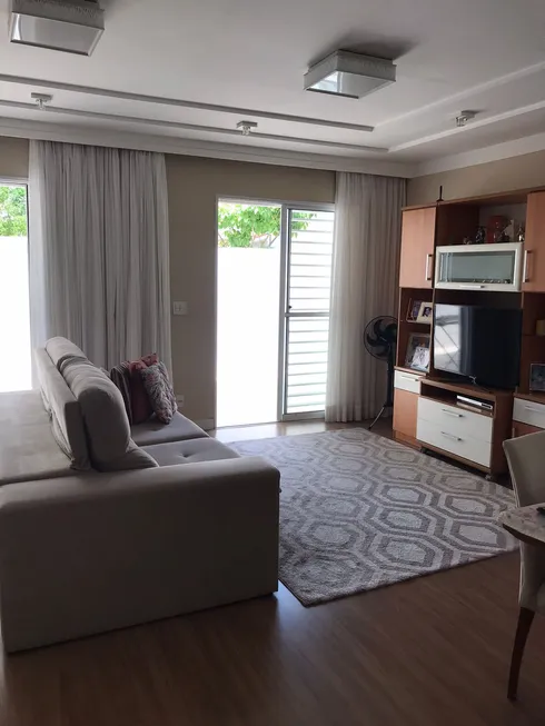 Foto 1 de Casa com 4 Quartos à venda, 130m² em Vila Mogilar, Mogi das Cruzes