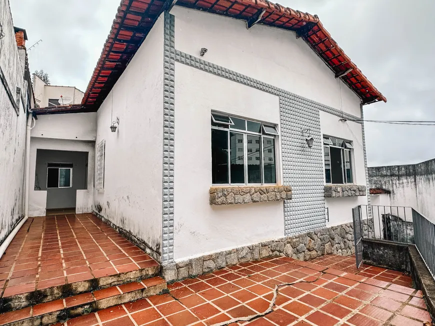 Foto 1 de Casa com 4 Quartos à venda, 103m² em São Mateus, Juiz de Fora