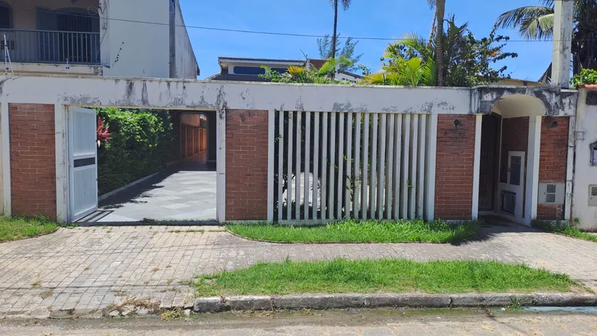 Foto 1 de Casa com 4 Quartos à venda, 328m² em Jardim Itanhaem, Itanhaém