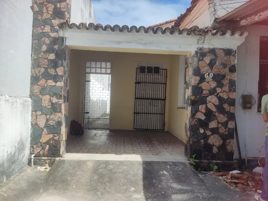 Foto 1 de Casa com 3 Quartos para alugar, 197m² em Centro, Fortaleza