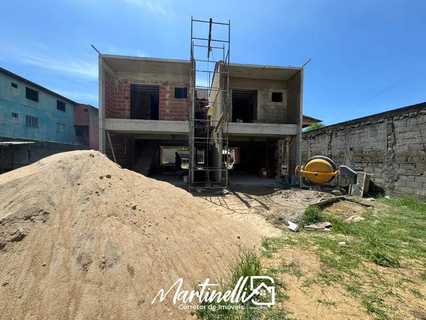 Foto 1 de Casa com 3 Quartos à venda, 200m² em Das Laranjeiras, Serra