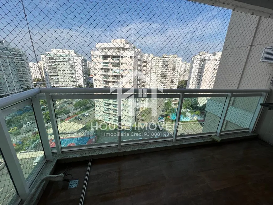 Foto 1 de Apartamento com 3 Quartos à venda, 72m² em Barra da Tijuca, Rio de Janeiro