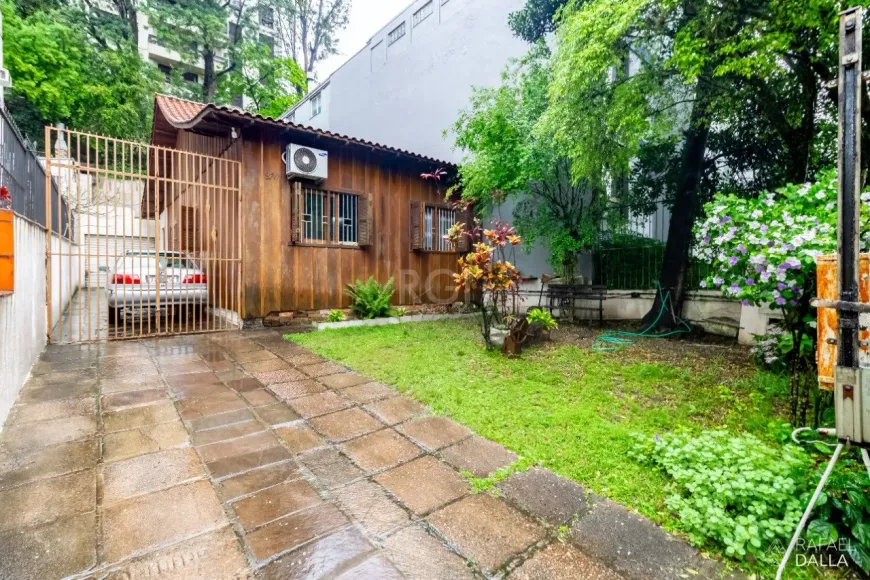 Foto 1 de Casa com 2 Quartos à venda, 109m² em Mont' Serrat, Porto Alegre