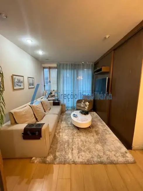 Foto 1 de Apartamento com 3 Quartos à venda, 91m² em Lagoa, Rio de Janeiro