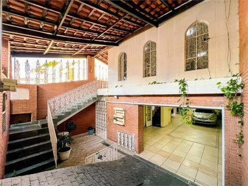 Foto 1 de Casa com 3 Quartos à venda, 220m² em Vila Nivi, São Paulo