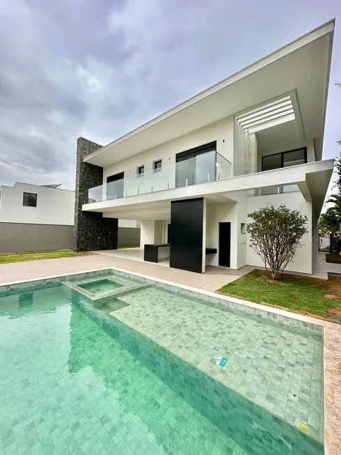 Foto 1 de Casa de Condomínio com 5 Quartos à venda, 496m² em Alphaville Ipês, Goiânia