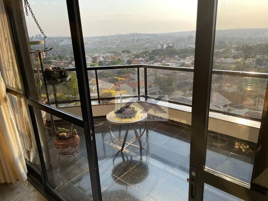 Foto 1 de Apartamento com 3 Quartos à venda, 260m² em Jardim Estoril IV, Bauru