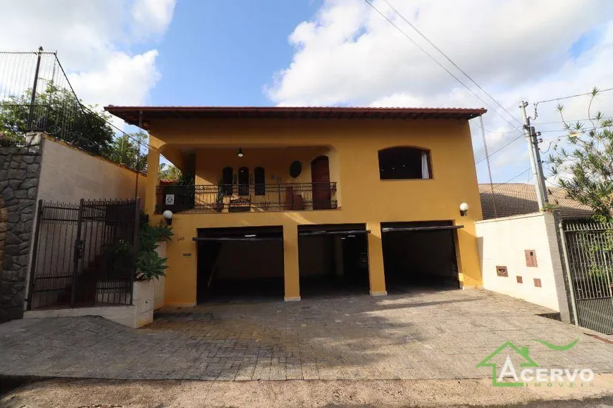 Foto 1 de Casa com 4 Quartos à venda, 235m² em Bom Clima, Juiz de Fora