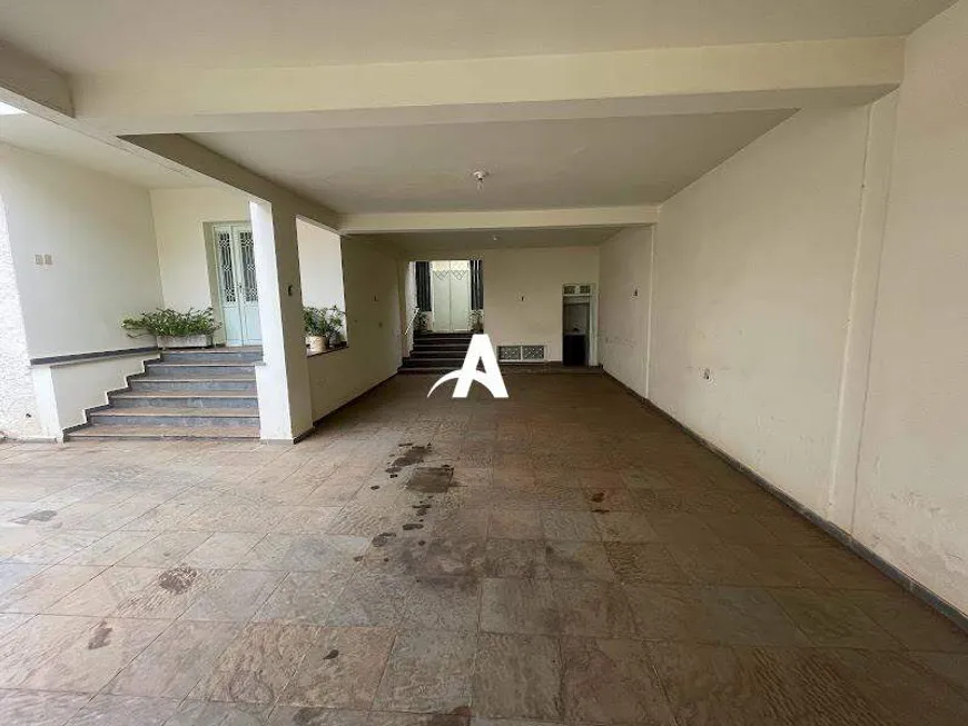 Foto 1 de Casa com 4 Quartos à venda, 289m² em Santa Maria, Uberlândia