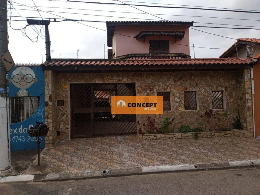 Foto 1 de Sobrado com 3 Quartos à venda, 269m² em Vila Figueira, Suzano