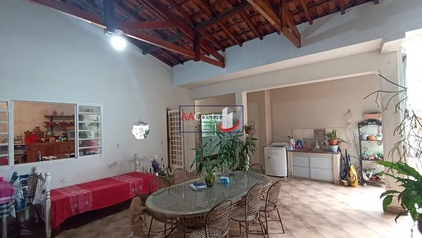 Foto 1 de Casa com 3 Quartos à venda, 200m² em Vila Scarabucci, Franca