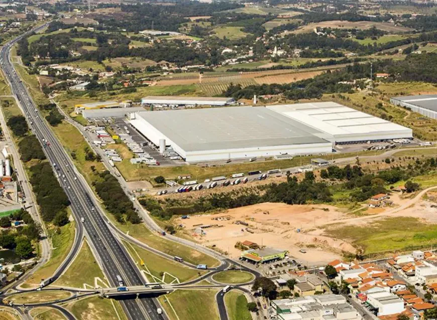 Foto 1 de Galpão/Depósito/Armazém para alugar, 10737m² em , Louveira