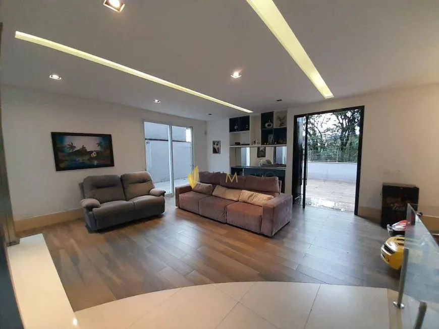 Foto 1 de Casa com 4 Quartos para venda ou aluguel, 357m² em Vila Junqueira, Santo André