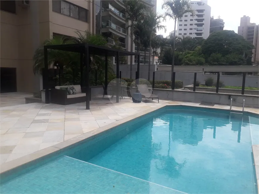 Foto 1 de Apartamento com 3 Quartos à venda, 226m² em Cambuí, Campinas