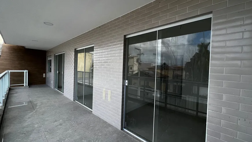 Foto 1 de Apartamento com 3 Quartos à venda, 101m² em Palmeiras, Cabo Frio