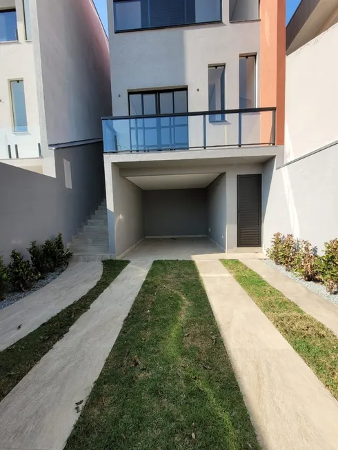 Foto 1 de Sobrado com 3 Quartos à venda, 137m² em Villas do Jaguari, Santana de Parnaíba