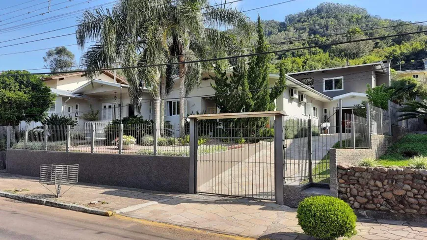 Foto 1 de Casa com 4 Quartos à venda, 200m² em Centro, São Vendelino