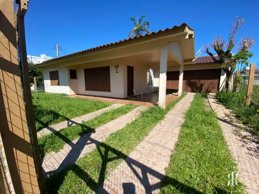 Foto 1 de Casa com 3 Quartos à venda, 175m² em Zona Nova, Tramandaí