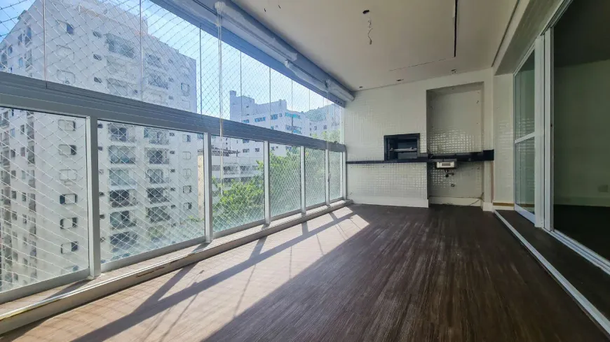 Foto 1 de Apartamento com 3 Quartos à venda, 125m² em Pitangueiras, Guarujá