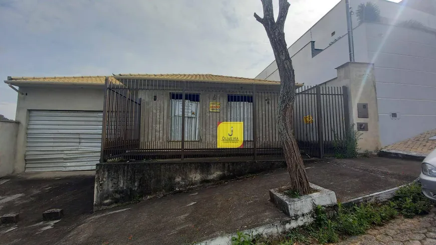 Foto 1 de Casa com 4 Quartos à venda, 300m² em Quintas das Avenidas, Juiz de Fora