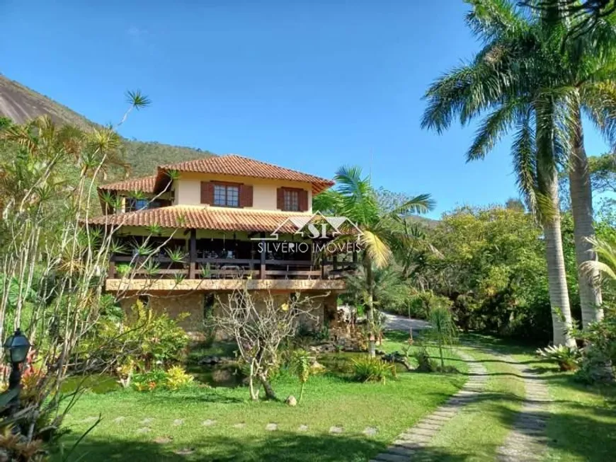 Foto 1 de Casa de Condomínio com 3 Quartos à venda, 498m² em Samambaia, Petrópolis