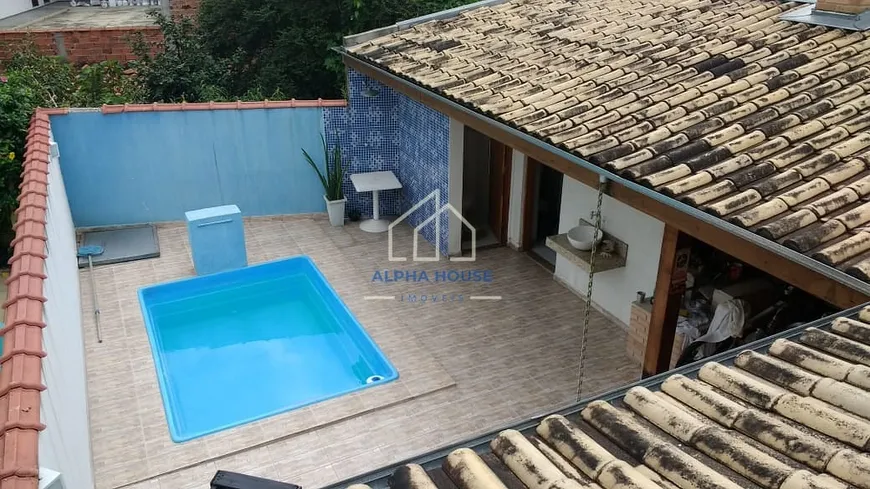 Foto 1 de Sobrado com 3 Quartos à venda, 160m² em Santana, Pindamonhangaba