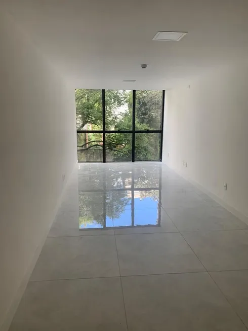 Foto 1 de Sala Comercial para alugar, 30m² em Independência, Porto Alegre