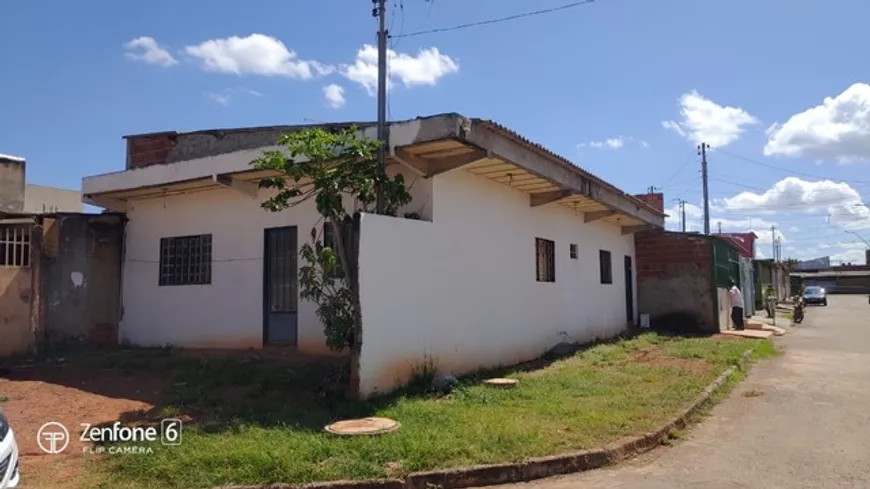 Foto 1 de Casa com 3 Quartos à venda, 100m² em Recanto das Emas, Brasília