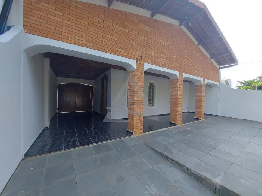 Foto 1 de Casa com 3 Quartos à venda, 178m² em Jardim dos Oliveiras, Campinas
