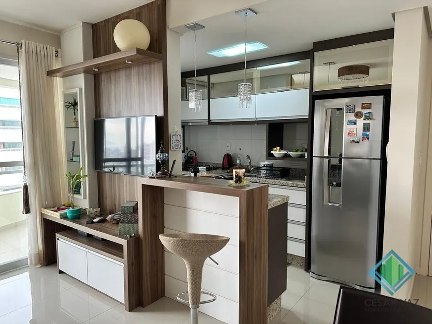 Foto 1 de Apartamento com 2 Quartos à venda, 71m² em Estreito, Florianópolis