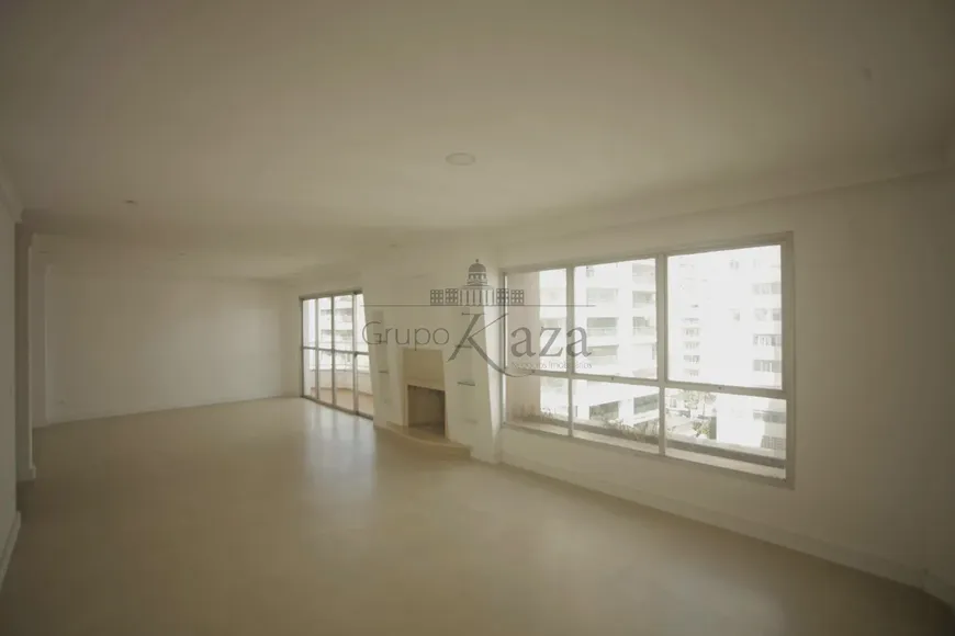 Foto 1 de Apartamento com 3 Quartos para alugar, 195m² em Jardim Paulista, São Paulo