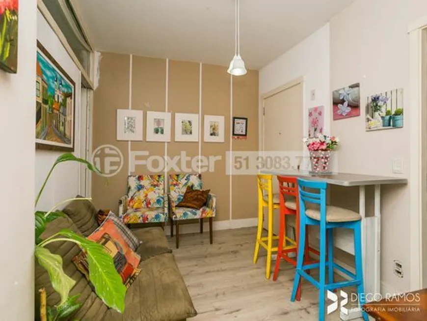 Foto 1 de Apartamento com 3 Quartos à venda, 65m² em Santo Antônio, Porto Alegre